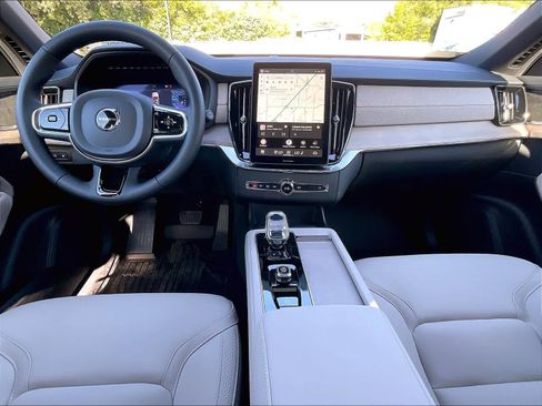New 2026 Volvo XC90 T8 Plus w/ Protection Package AWD/4WD image 7