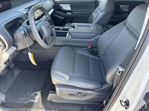 New 2026 Ford Expedition Max Active image 9