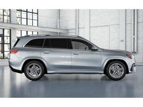 New 2025 Mercedes-Benz GLS 450 4MATIC image 2