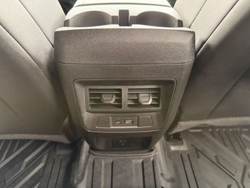 Used 2023 Chevrolet Colorado LT w/ LT Convenience Package III AWD/4WD image 26