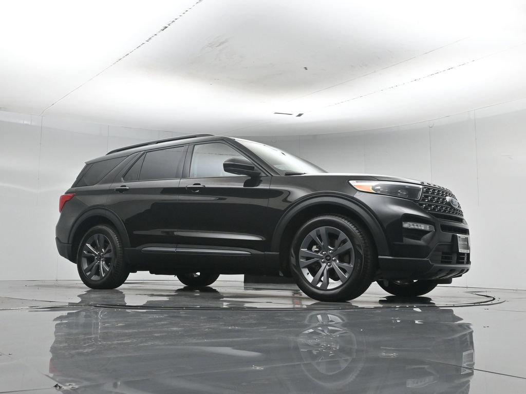 Certified 2023 Ford Explorer XLT w/ Equipment Group 202A RWD image 55