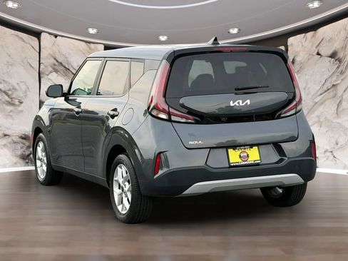 Used 2023 Kia Soul LX w/ Option Group 015 FWD image 9