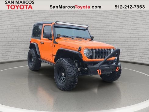 Used 2025 Jeep Wrangler Sport AWD/4WD image 3