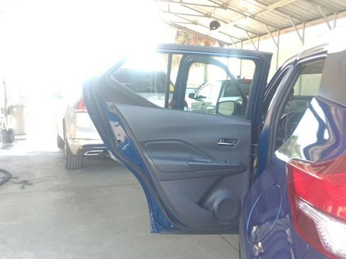 Used 2019 Nissan Kicks SR w/ SR Premium Package FWD image 29