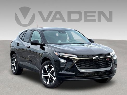 Used 2026 Chevrolet Trax RS w/ Sunroof Package FWD image 1
