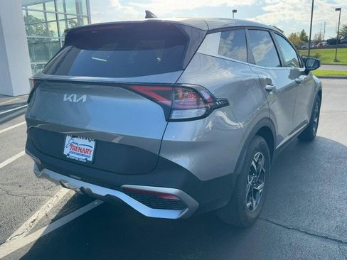 Used 2024 Kia Sportage LX image 3