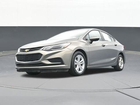 Used 2017 Chevrolet Cruze LT w/ Convenience Package FWD image 59