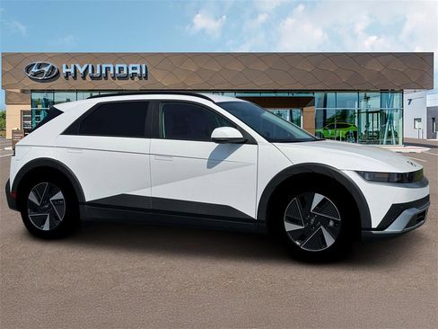 New 2025 Hyundai Ioniq 5 SEL image 10