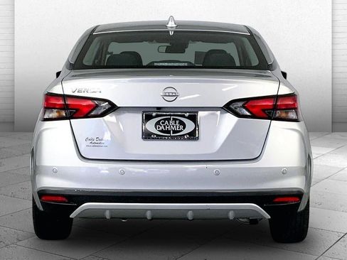 Used 2025 Nissan Versa SV FWD image 3