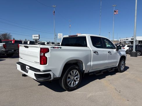 Used 2022 Chevrolet Silverado 1500 Custom image 3