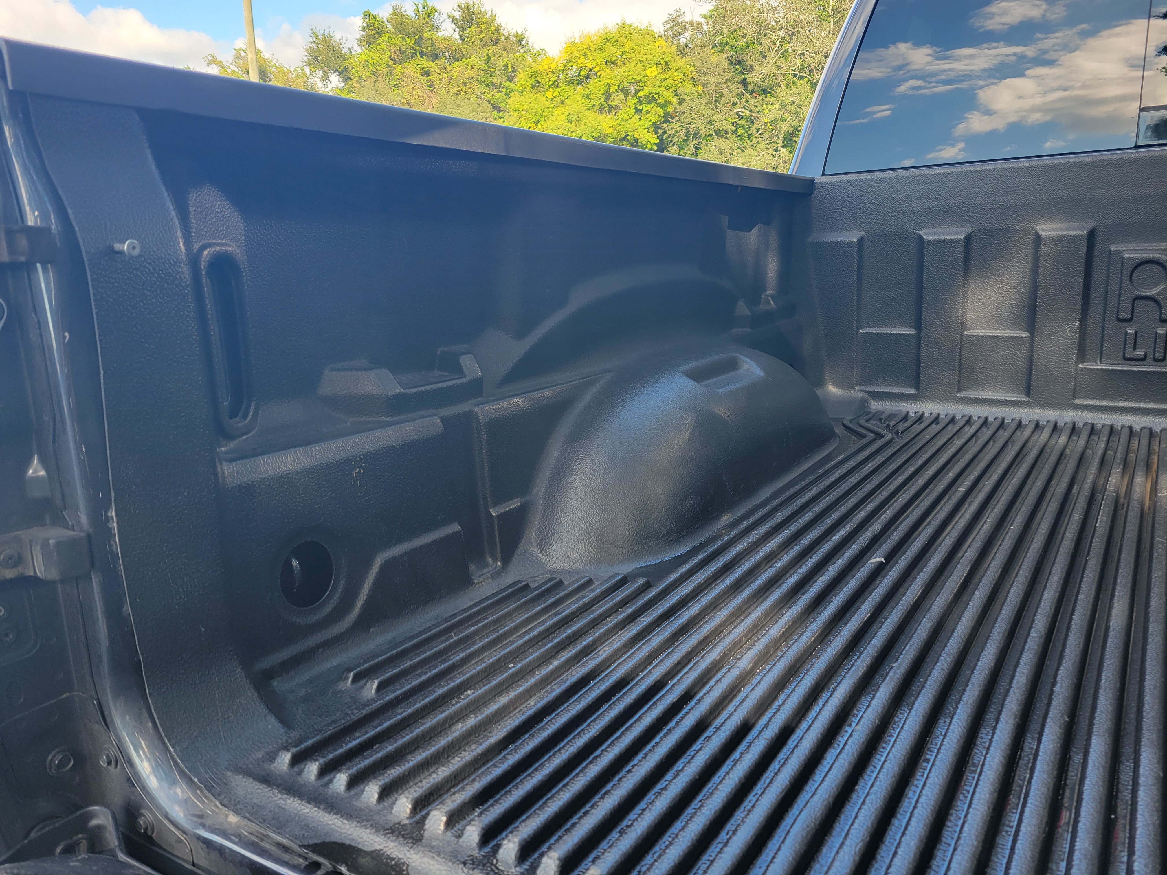 Used 2021 RAM 1500 Laramie w/ Sport Appearance Package AWD/4WD image 11
