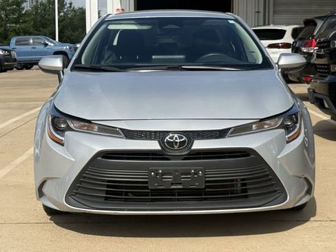 Used 2024 Toyota Corolla LE FWD image 8