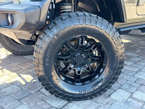 Used 2020 Jeep Gladiator Sport w/ Quick Order Package 24S image 28