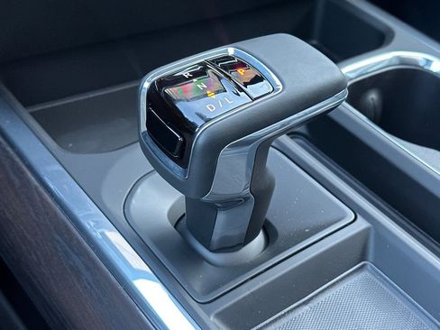 New 2026 GMC Sierra 1500 SLT image 22