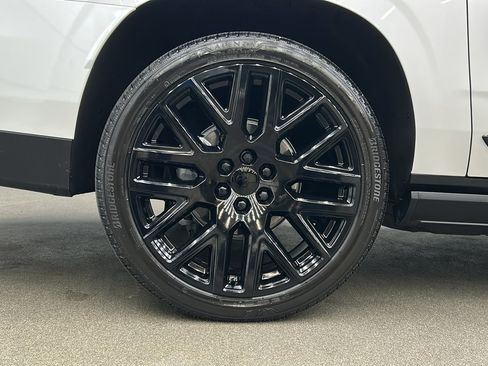 Used 2025 GMC Yukon XL Denali Ultimate image 11