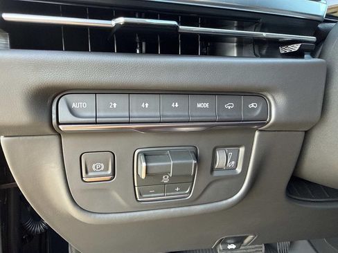 New 2026 Cadillac Escalade ESV Platinum Luxury w/ LPO, Floor Liner Package AWD/4WD image 33