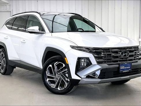 Certified 2025 Hyundai Tucson Limited AWD/4WD image 1