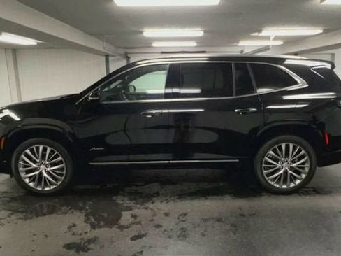 Certified 2025 Buick Enclave Avenir w/ Super Cruise Package FWD image 5
