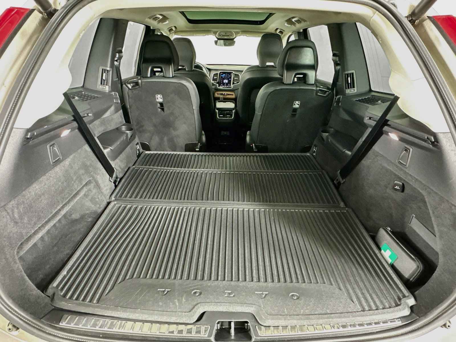 Used 2025 Volvo XC90 B6 Plus w/ Protection Package Premier AWD/4WD image 39