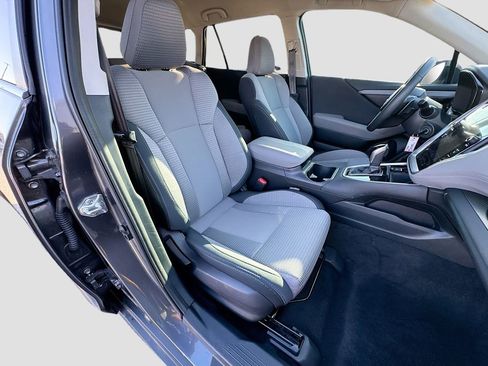 Used 2025 Subaru Outback Premium w/ Popular Package #1A image 37