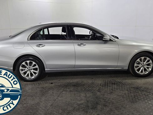 Used 2018 Mercedes-Benz E 300 4MATIC w/ Premium 3 Package (Q03) image 8