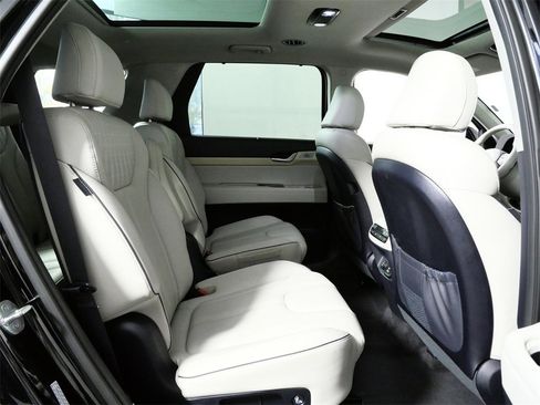 Used 2024 Hyundai Palisade Limited image 13