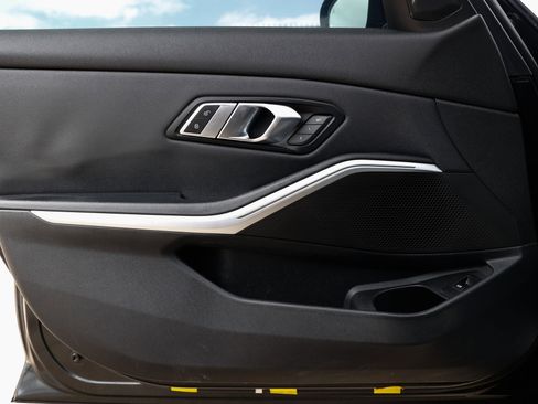 Used 2020 BMW 330i Sedan w/ M Sport Package image 45