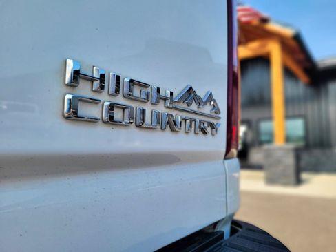 Used 2021 Chevrolet Silverado 2500 High Country AWD/4WD image 16