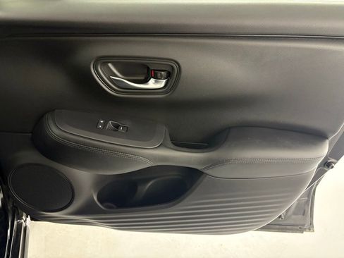 Used 2025 Honda HR-V LX image 38
