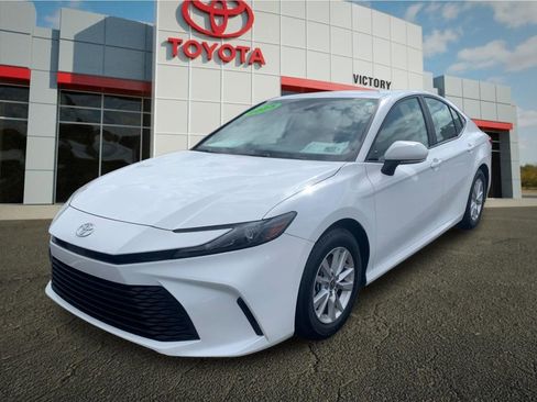 Used 2025 Toyota Camry LE FWD image 7