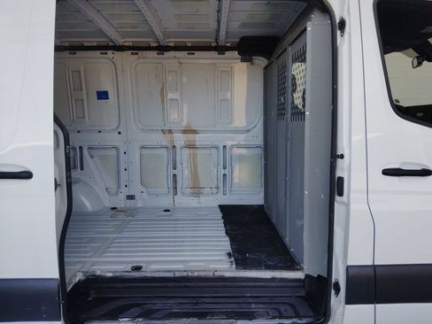 Used 2023 Mercedes-Benz Sprinter 2500 image 13