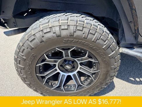Used 2013 Jeep Wrangler Unlimited Rubicon AWD/4WD image 36