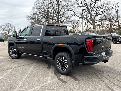 New 2026 GMC Sierra 2500 Denali Ultimate image 3