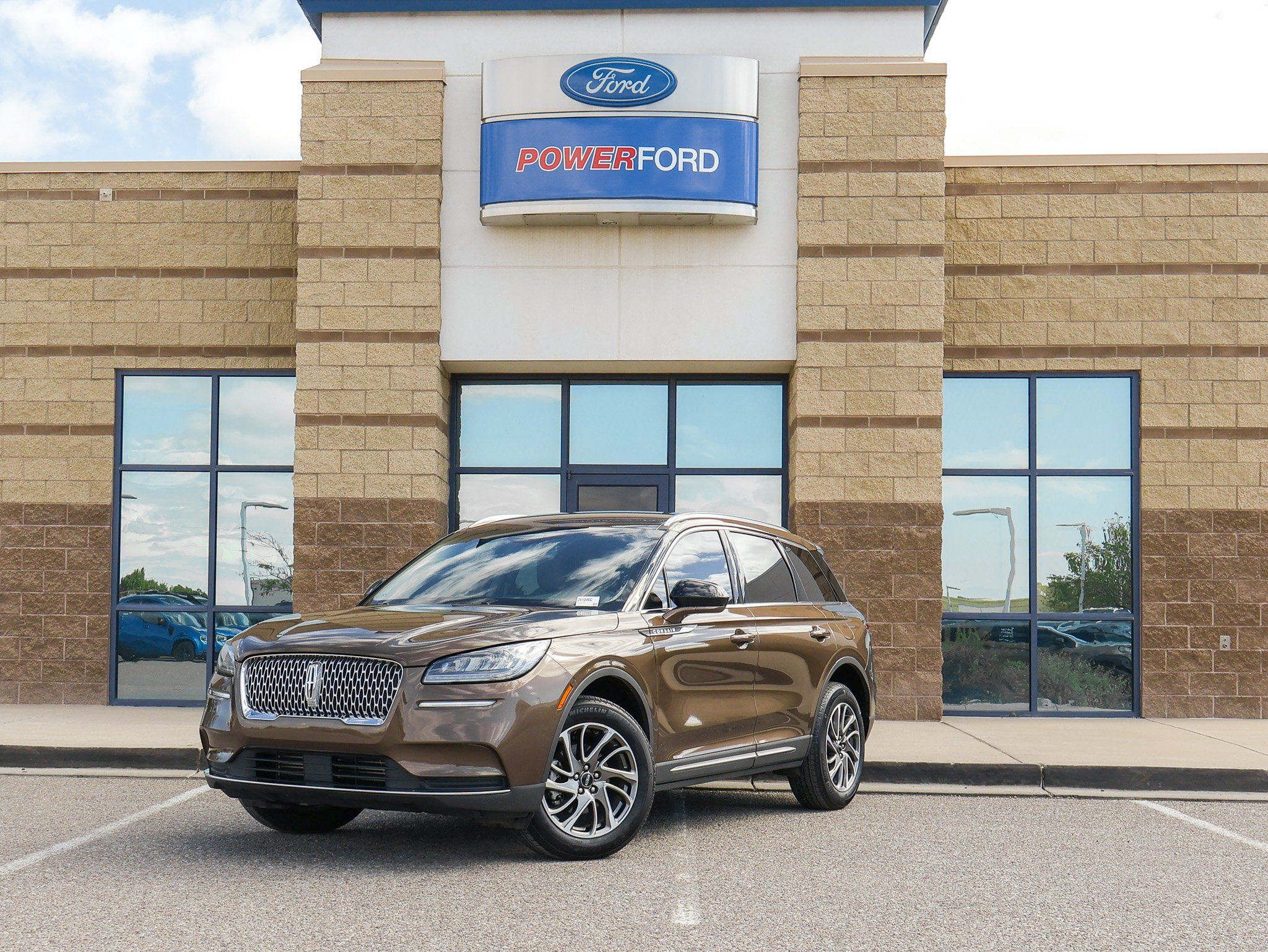 Used 2022 Lincoln Corsair AWD w/ Equipment Group 101A image 2