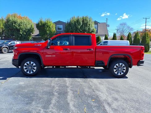 Used 2025 Chevrolet Silverado 2500 Custom w/ Custom Convenience Package image 2