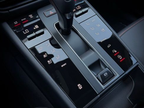 New 2025 Porsche Macan AWD/4WD image 27