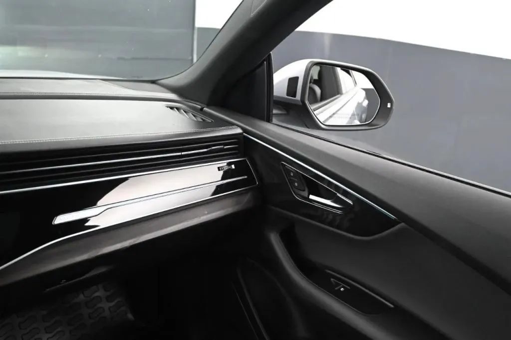 Used 2019 Audi Q8 Prestige AWD/4WD image 22