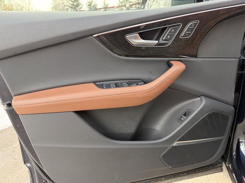 Used 2023 Audi Q7 Premium Plus w/ Premium Plus Package image 11