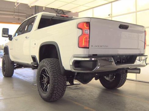 Used 2022 Chevrolet Silverado 2500 LTZ w/ LTZ Plus Package AWD/4WD image 4