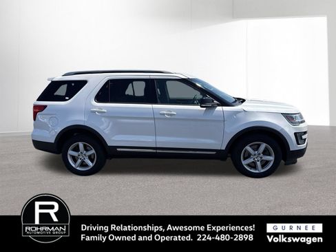 Used 2016 Ford Explorer XLT w/ Equipment Group 202A AWD/4WD image 11