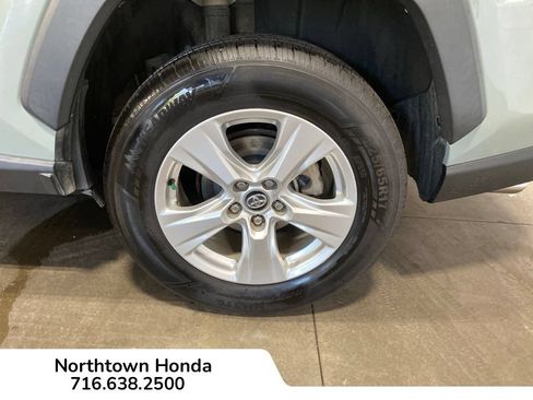Used 2021 Toyota RAV4 XLE FWD image 13