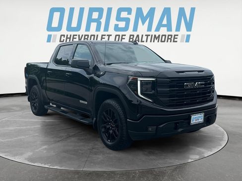 Used 2024 GMC Sierra 1500 Elevation AWD/4WD image 1