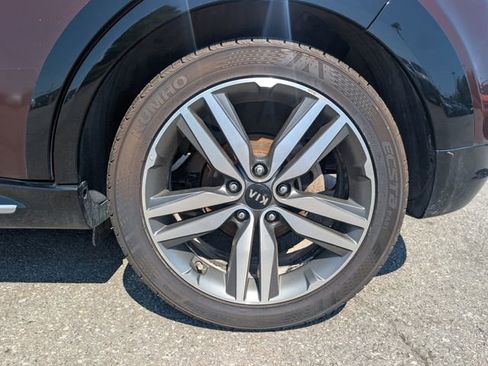 Used 2017 Kia Soul + FWD image 28