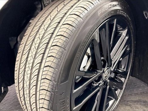 Used 2025 Toyota Camry SE image 34