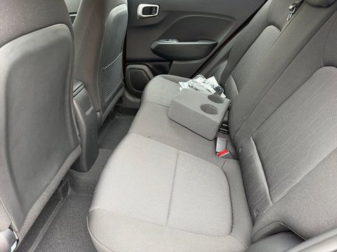 Used 2026 Hyundai Venue SE FWD image 13