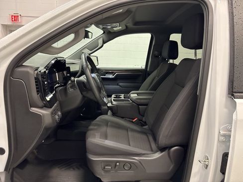 Used 2024 Chevrolet Silverado 1500 RST AWD/4WD image 16
