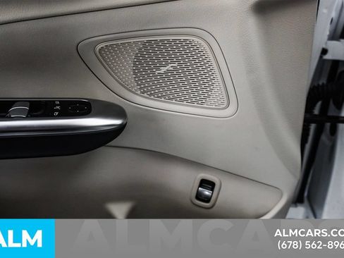Used 2023 Mercedes-Benz C 300 Sedan w/ Exclusive Trim Package image 43