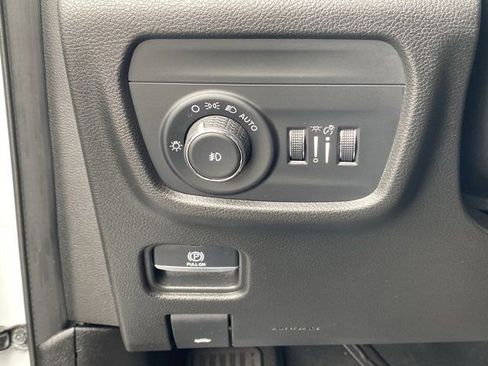 Used 2023 Jeep Grand Cherokee L Limited image 20