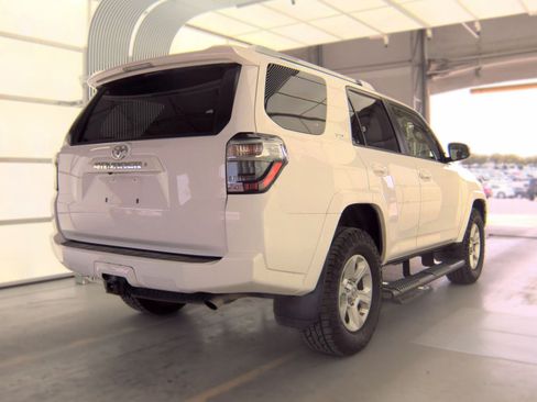 Used 2016 Toyota 4Runner SR5 Premium AWD/4WD image 9