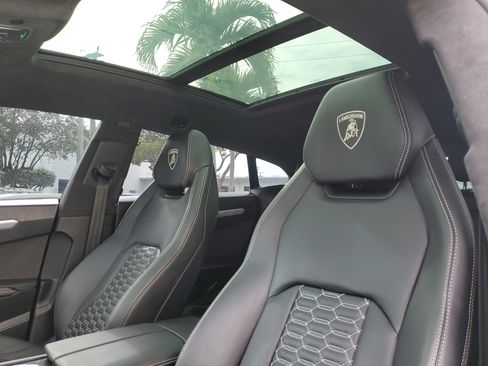 Used 2021 Lamborghini Urus image 22